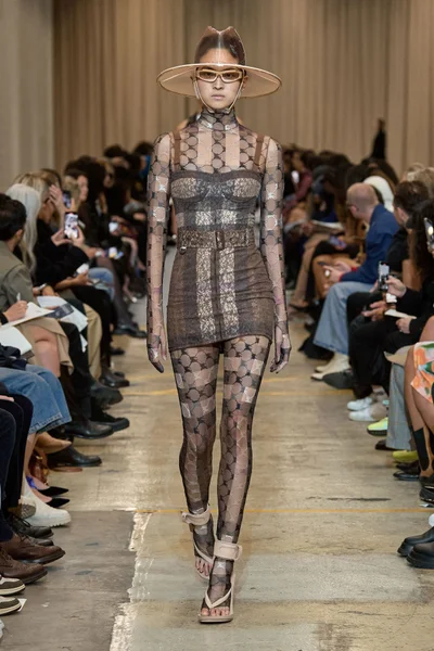 Look 49